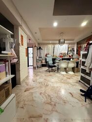 Blk 705 Hougang Avenue 2 (Hougang), HDB Executive #568653211